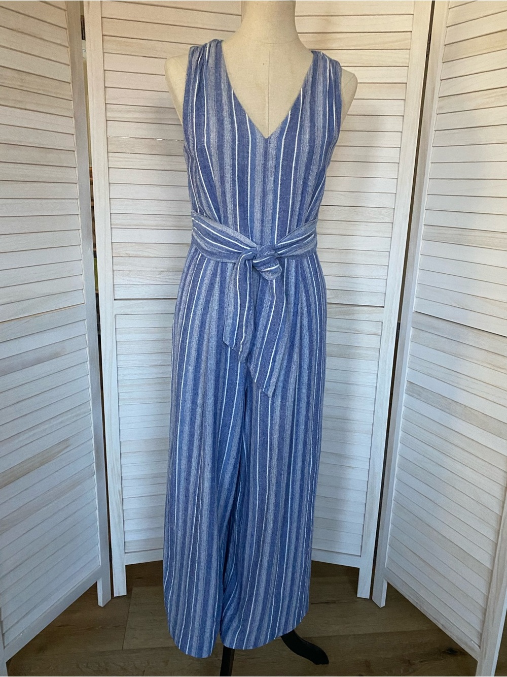 Calvin Klein Blue/White Striped Linen V-Neck Sleeveless Tie Waist Jumpsuit 10 - Picture 2 of 16